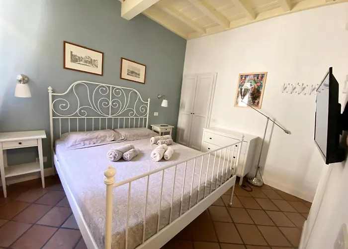 Trastevere Rome's Heart Charming 8 Apartment