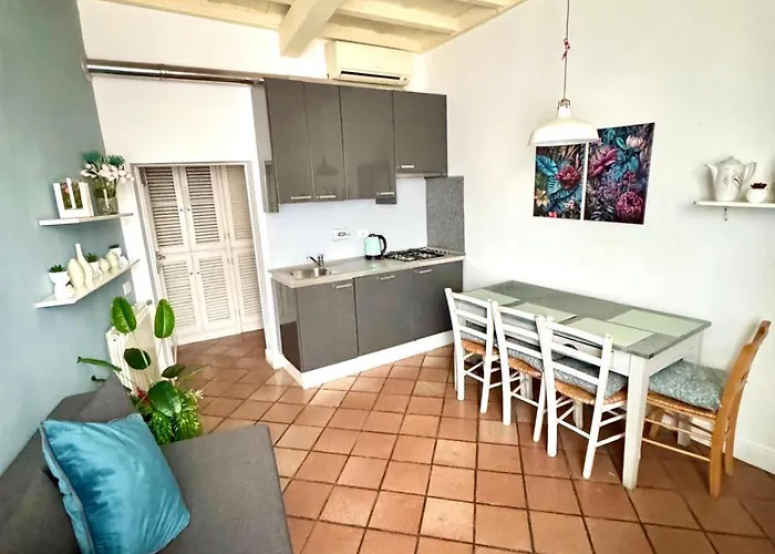Apartment Trastevere Rome's Heart Charming 8 *